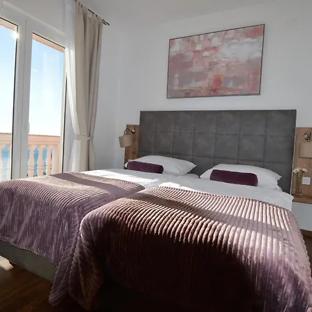 Apartment By The Sea Starigrad, Paklenica - 16421 Starigrad Paklenica