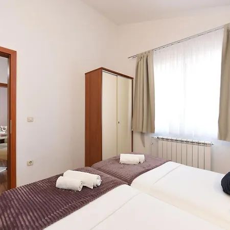 Apartment By The Sea Starigrad, Paklenica - 16421